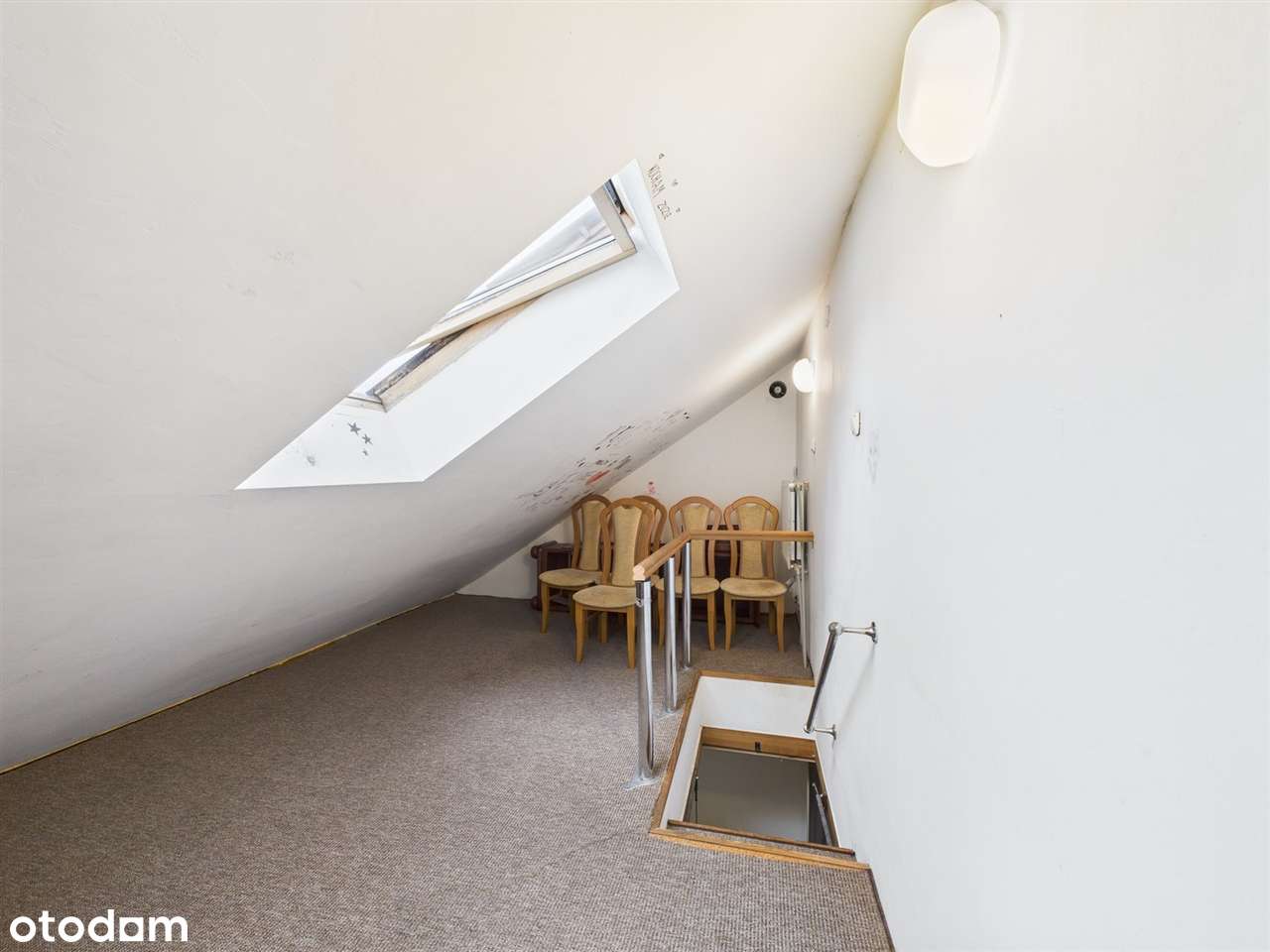 Dwupoziomowe mieszkanie, 2 pokoje, ul. 11-go Listopada-16