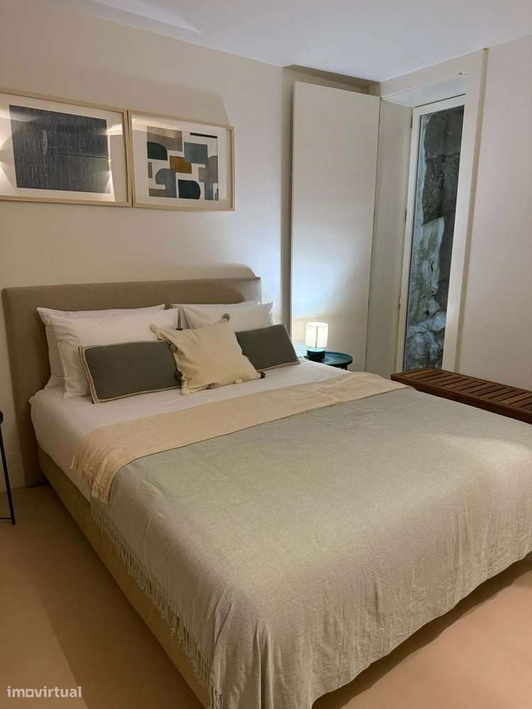 T1 Ribeira | Escadas dos Guindais | Licença AL - Grande imagem: 4/10