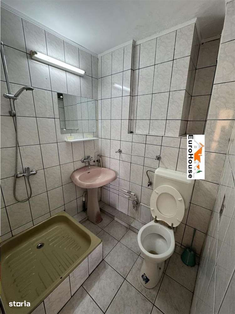 Apartament cu 4 camere de vanzare in Alba Iulia - Imagine principală: 5/13