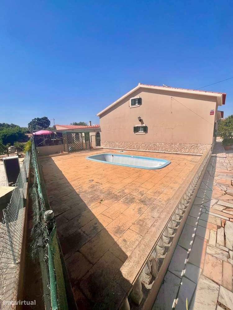 Moradia T2+1 com piscina em Salvaterra De Magos.-39