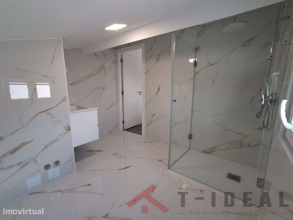 Moradia T3 totalmente remodelada perto das praias-20