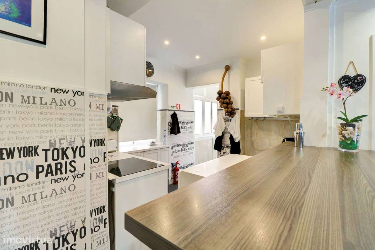 T2 renovado e mobilado em Campo de Ourique - Grande imagem: 4/40