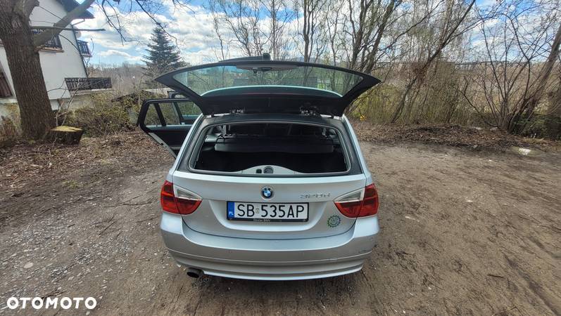 BMW Seria 3 320d Touring Efficient Dynamics Edition - 8