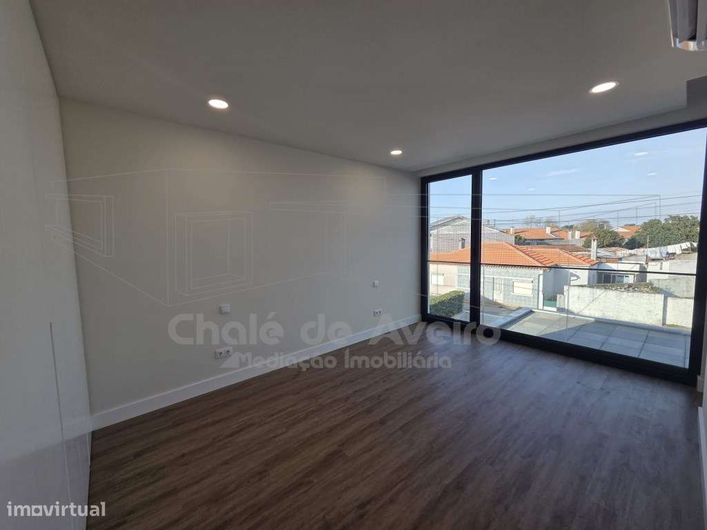 Moradia unifamiliar geminada T3, de 2 pisos, com garagem, anexos e ...-23