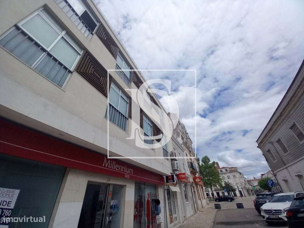 Apartamento T2 Remodelado no Coração do Montijo-33