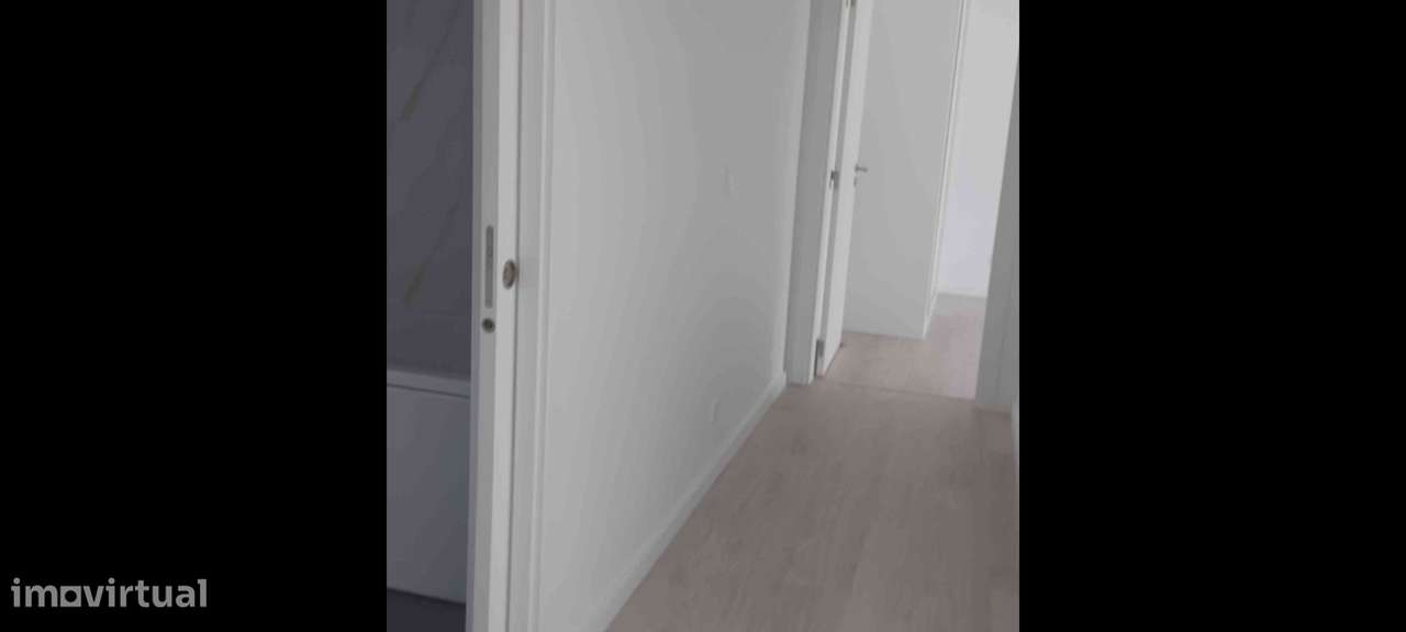 T2 com varanda, garagem e elevador em Cascais - Grande imagem: 3/8