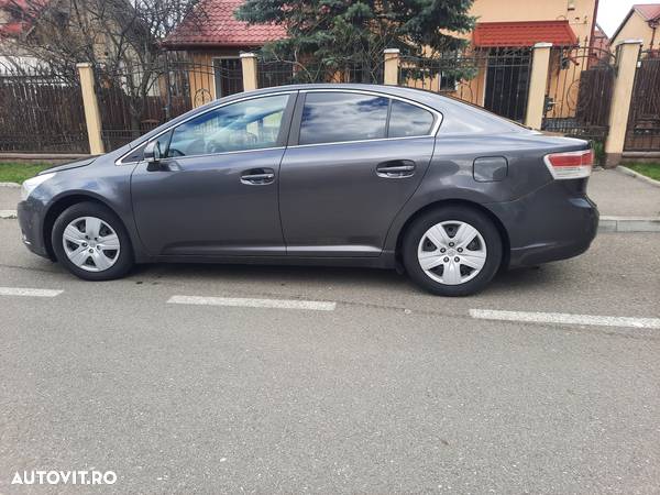 Toyota Avensis 1.8 Comfort - 3