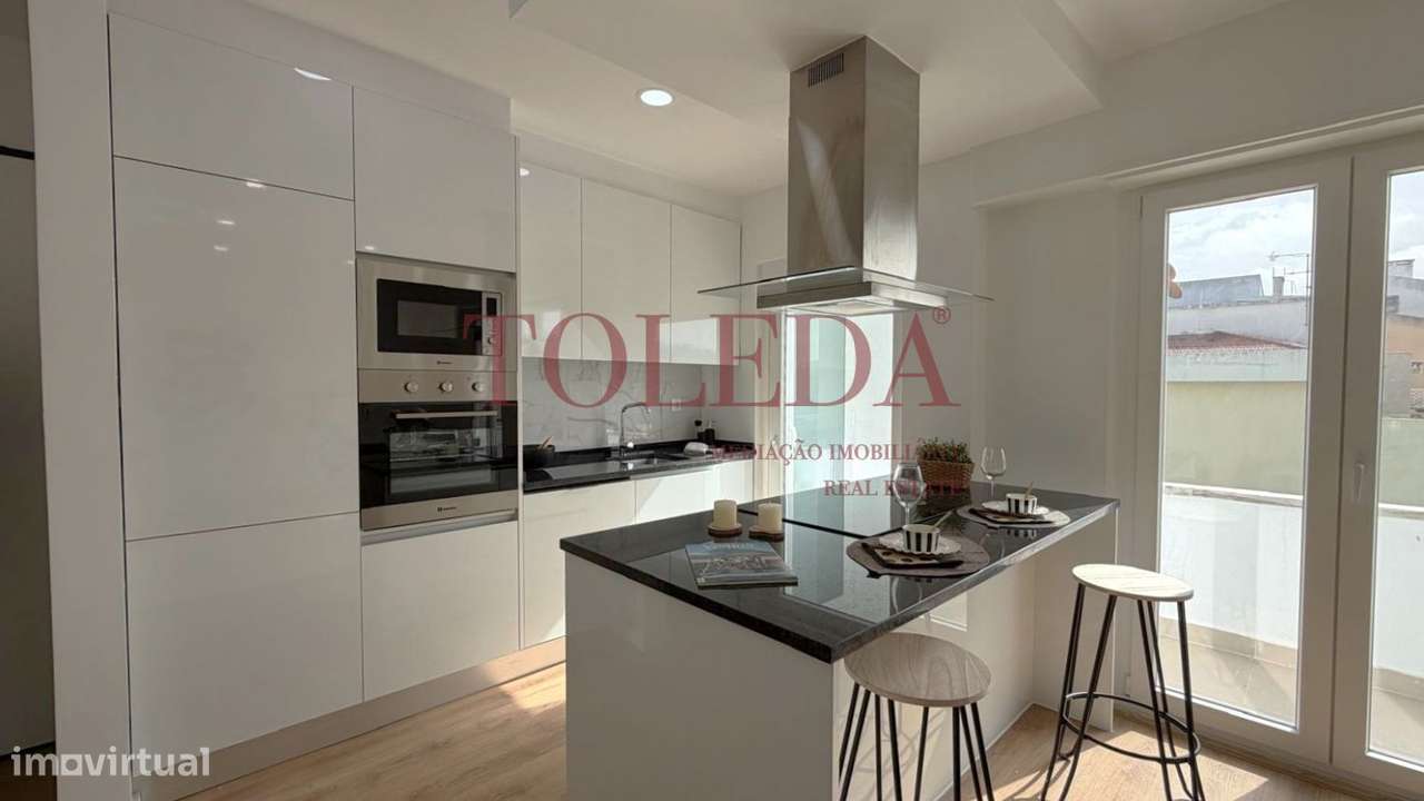 Apartamento T3 Remodelado a Estrear no Centro de Benfica-6