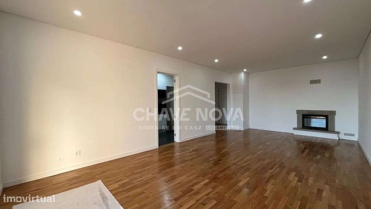 T2+1 Renovado na Madalena | Último Piso com Vista Mar e Box Privativa - Grande imagem: 5/26