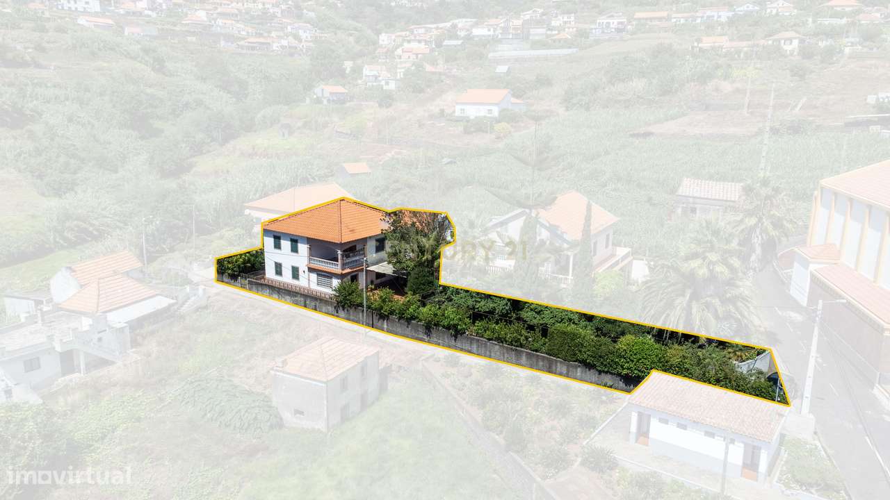 Uma casa com alma, espaço e muitas possibilidades nos Canhas, Ponta do-3