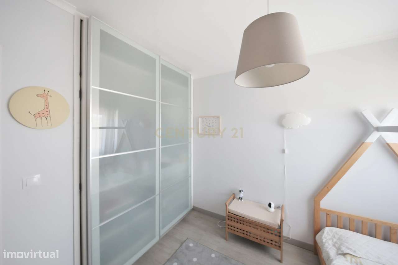 T3 em Santo António dos Cavaleiros, totalmente remodelado | Excelente-6