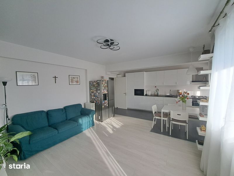 Proprietar vand apartament 4 camere Mihai Bravu metrou