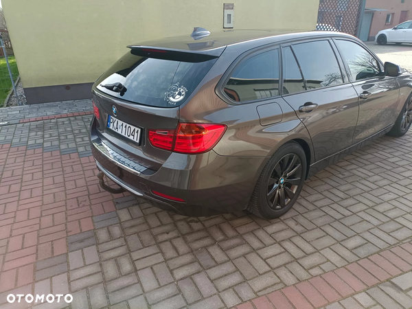 BMW Seria 3 318d DPF Touring Edition Lifestyle - 15