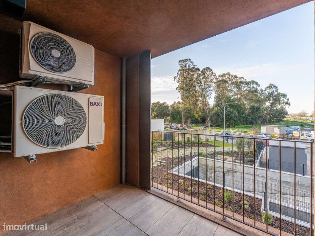 Apartamento T1 convertido em T2, inserido condomínio fechado - Empr...-26