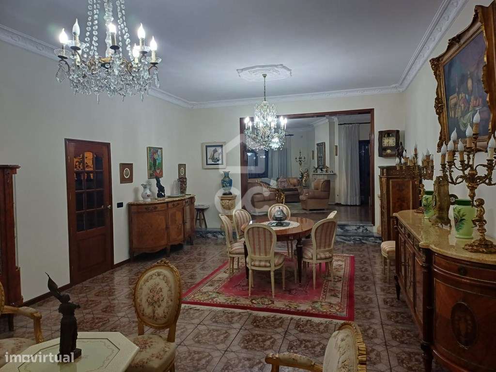 Moradia Bi-familiar T5+T2 em Palmeira, Santo Tirso-31