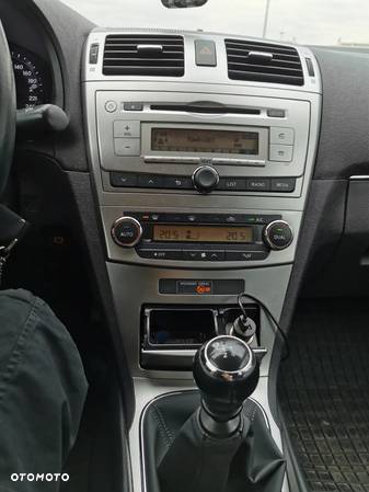 Toyota Avensis - 10