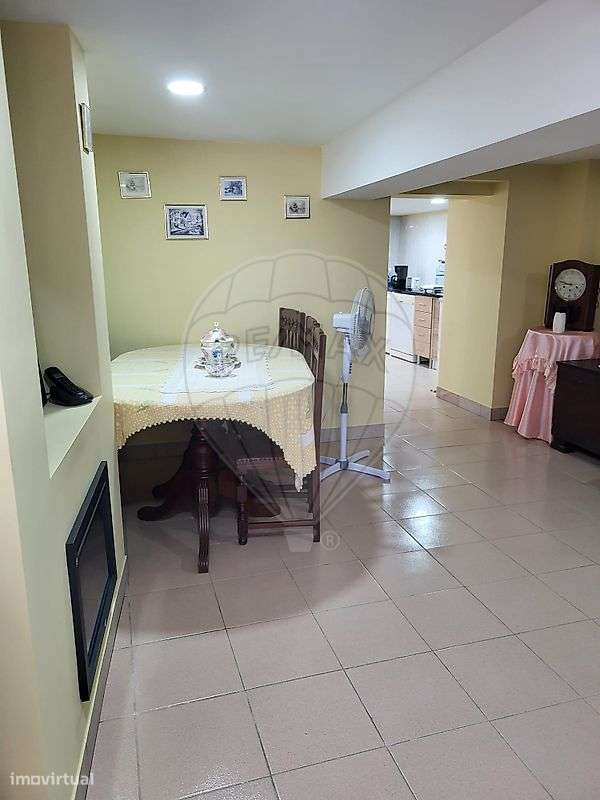Moradia T4 para venda-6