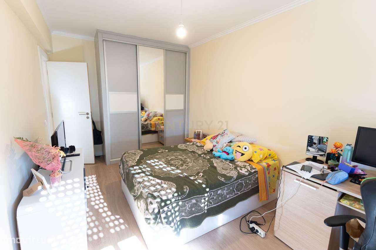 Apartamento T4 com Vista Desafogada-7