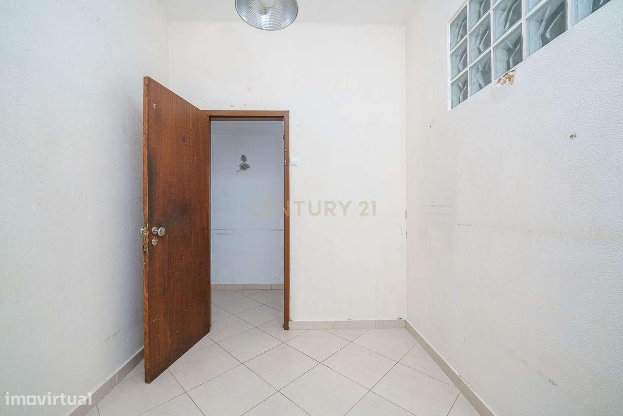 APARTAMENTO T6 NO CORAÇÃO DA CIDADE, EM SETÚBAL-21