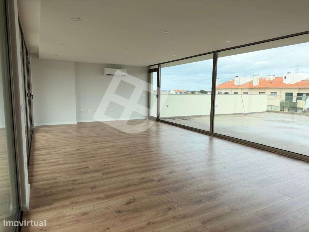 Apartamento T3 Duplex c/ Terraço - Próximo à Universidade de Aveiro - Grande imagem: 2/42