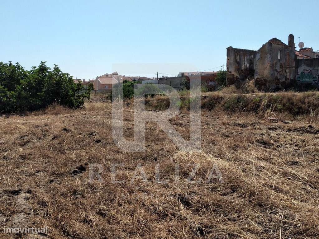 Terreno em Foros de Amora - Grande imagem: 4/10