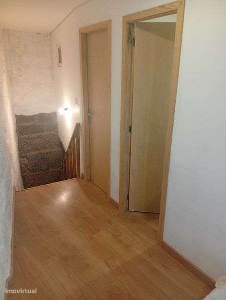 Casa T2 Renovada – Próxima do Centro da Cidade (5 minutos) - Grande imagem: 5/12