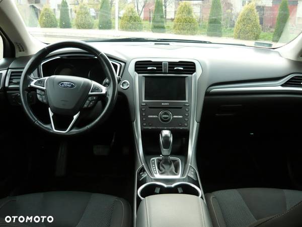 Ford Mondeo 2.0 TDCi Titanium 4WD PowerShift - 11