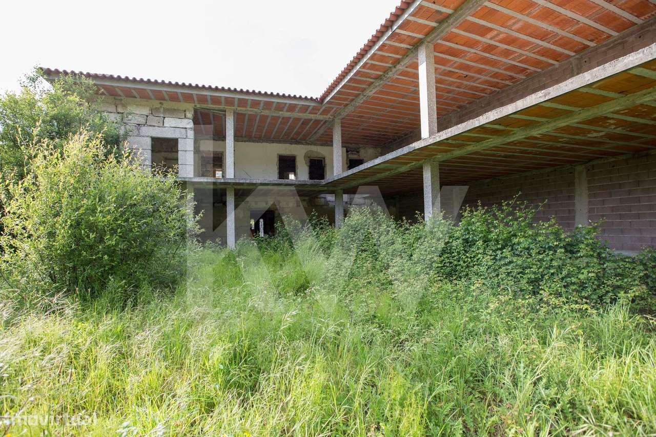 Casa antiga para recuperar com terreno de 5200 m2 em Rebordosa - Pared - Grande imagem: 5/16