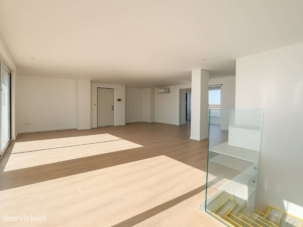 Apartamento T3+1 | Garagem em 'BOX' p/ 2 Viaturas | 2 Terraços - Grande imagem: 4/21