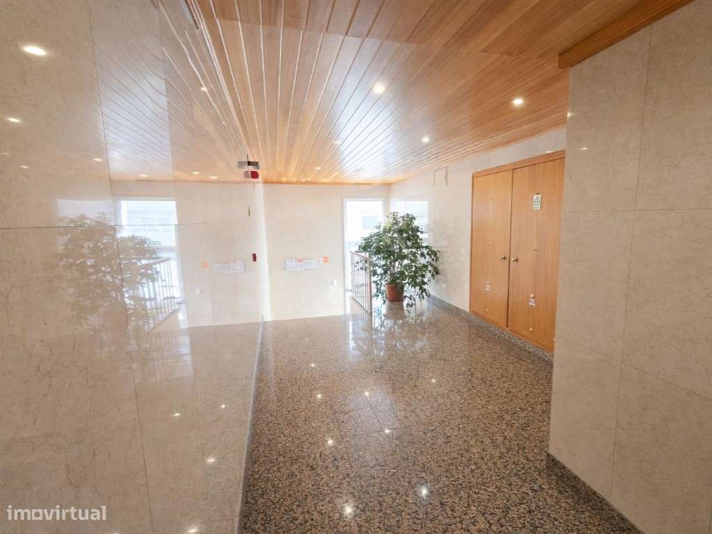 T3 com 2 varandas, garagem box para 2 carros nos Jardins da Parede ... - Grande imagem: 3/25