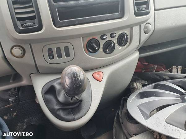 rampa injectoare praguri  racitor gaze debitmetru aer parasolare Opel Vivaro motor 1.9dti dezmembrez - 6