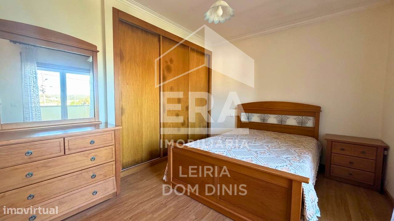 Moradia T4 localizada na zona de Lourais, Leiria-15