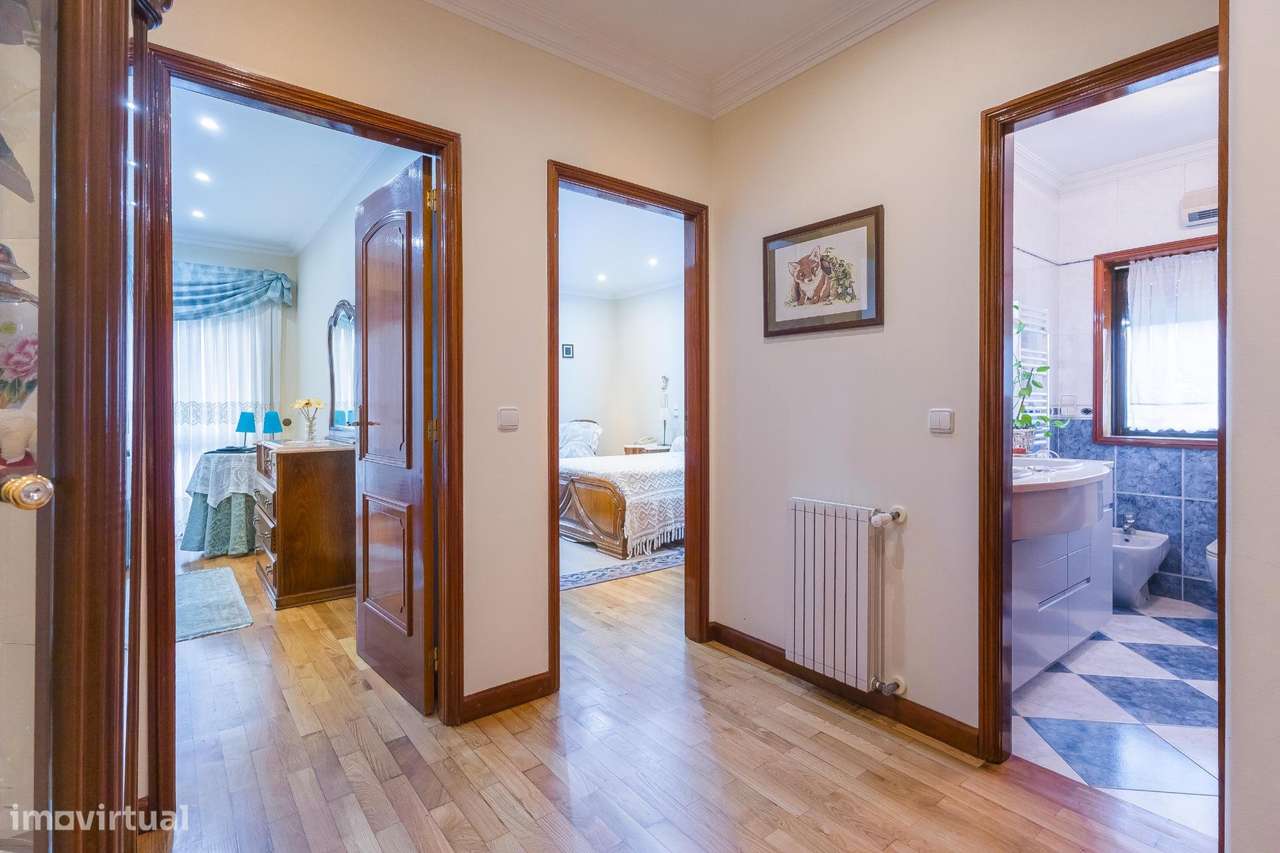 Moradia T4 exclusiva | Piscina| Zona Agrícola | Junto à Praia-22