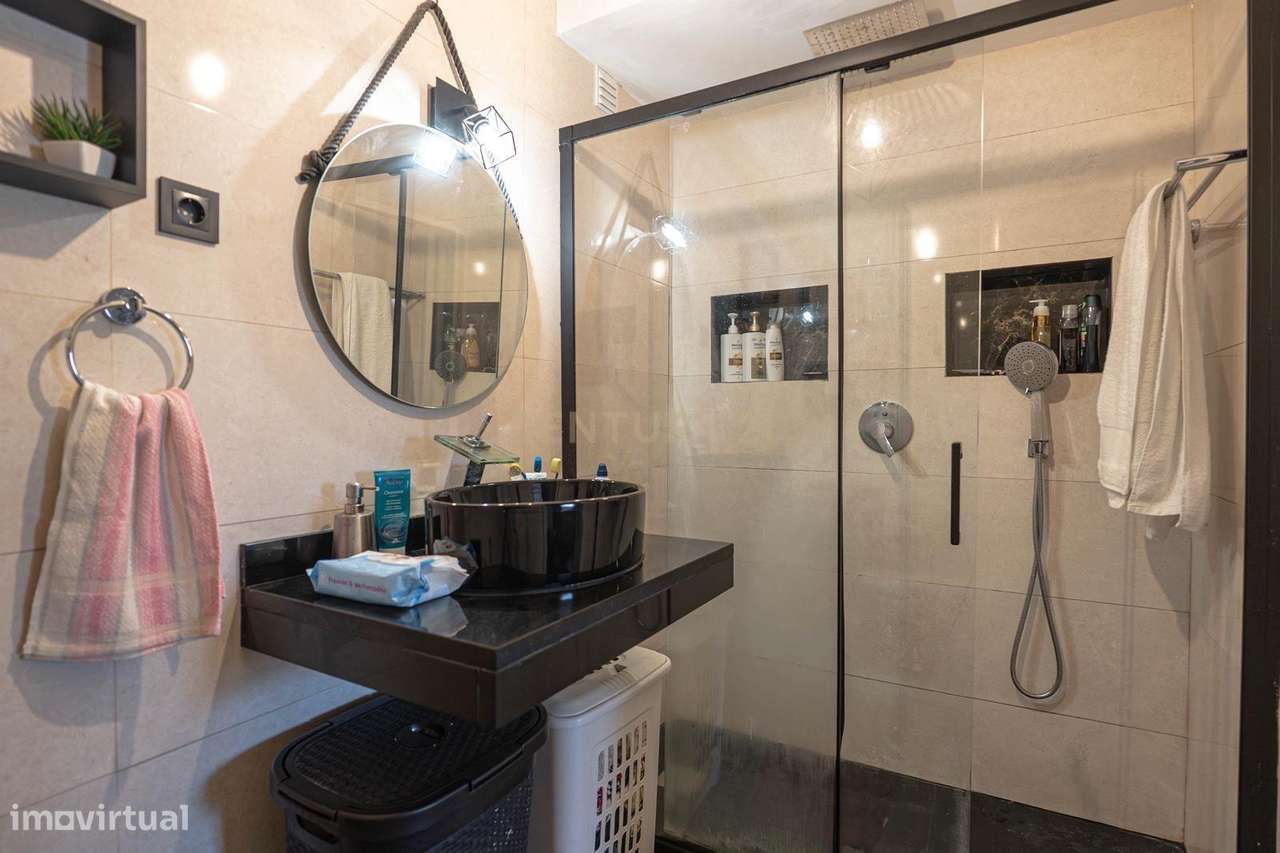 Apartamento T2 Usado – Excelente Potencial de Valorização-7