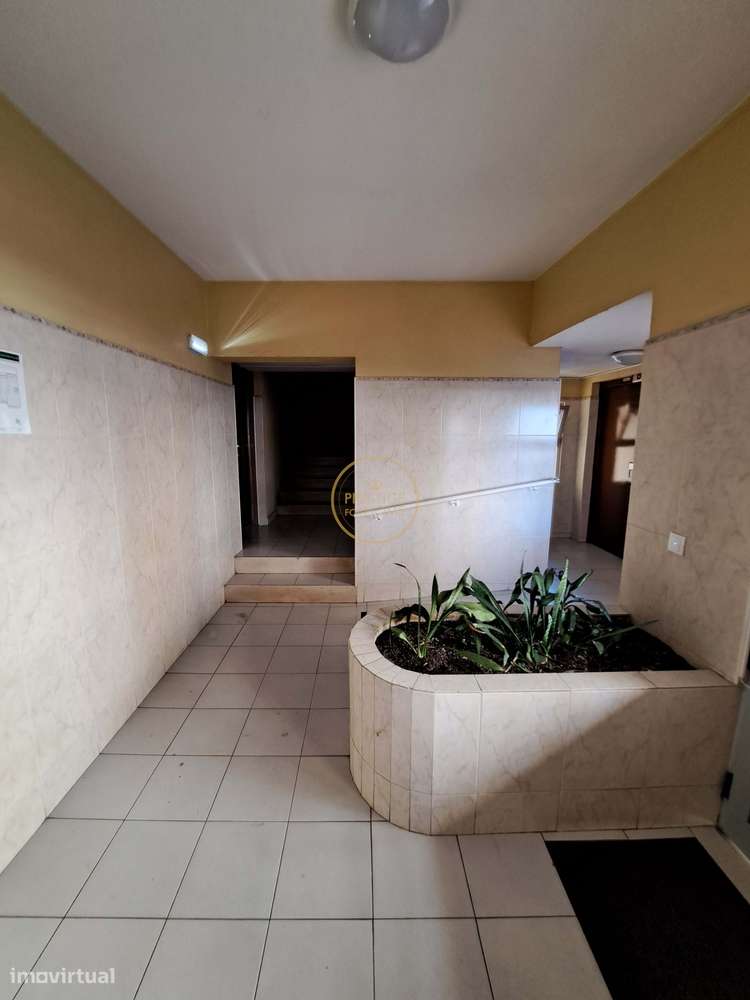 APARTAMENTO T3 EM LOCALIZAÇÃO CENTRAL  - FARO-33