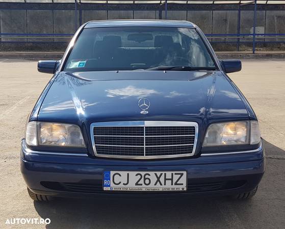 Mercedes-Benz C - 25