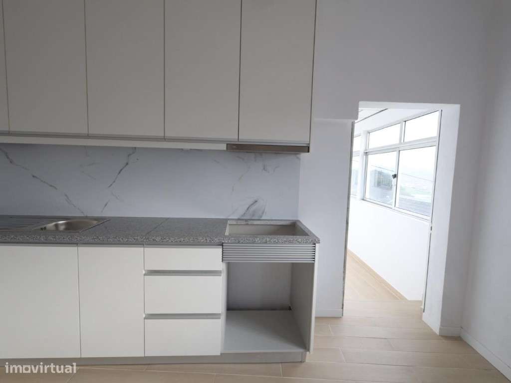 Moradia com 3 habitações independentes-6