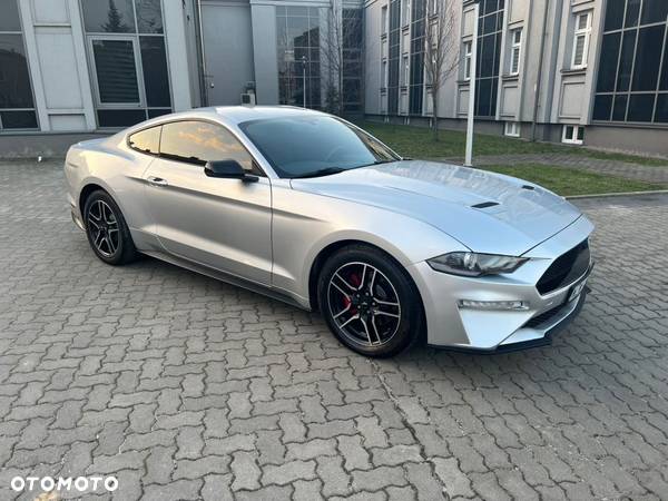 Ford Mustang Fastback 2.3 Eco Boost - 26