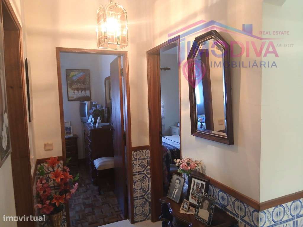 Moradia térrea T4, com churrasqueira e jardim em Arega-13
