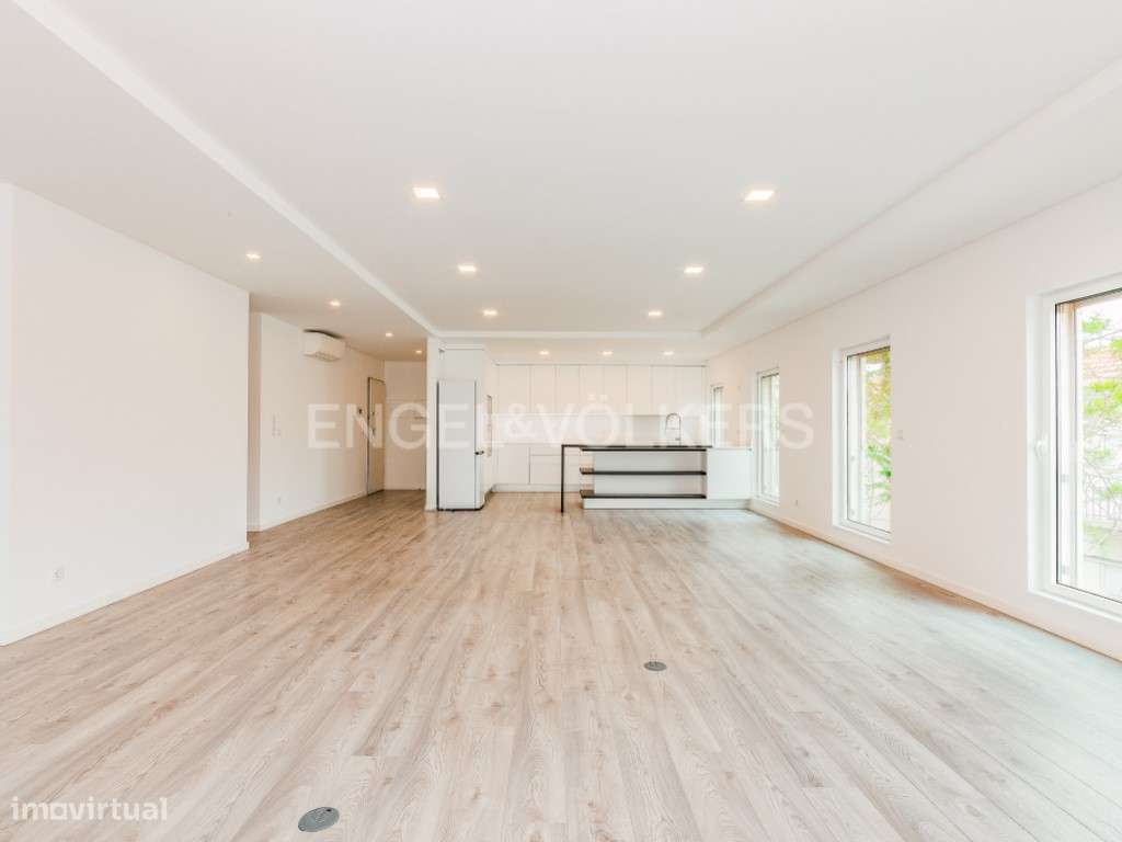 T2 com terraço e garagem a 100 metros do Jardim da Estrela - Grande imagem: 5/46