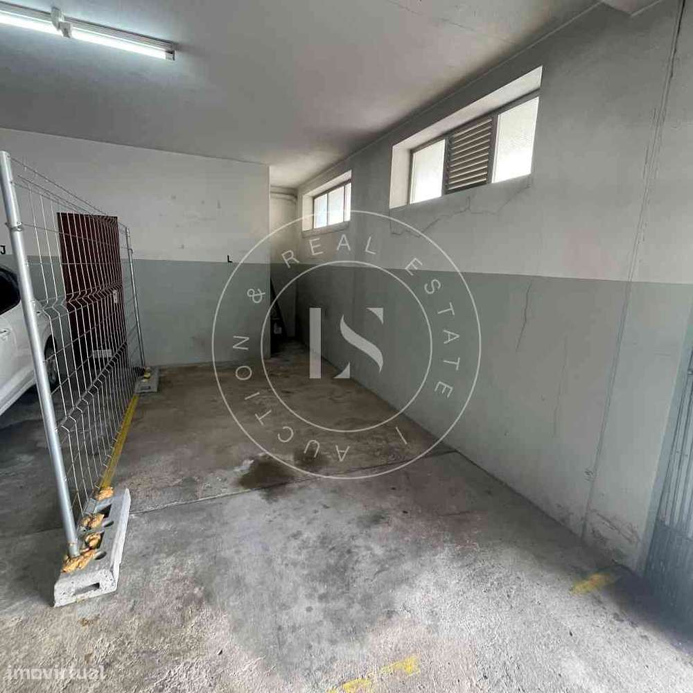 Apartamento T2 com Garagem e Arrumos | Urb. dos Altos | Cidade da Maia-32