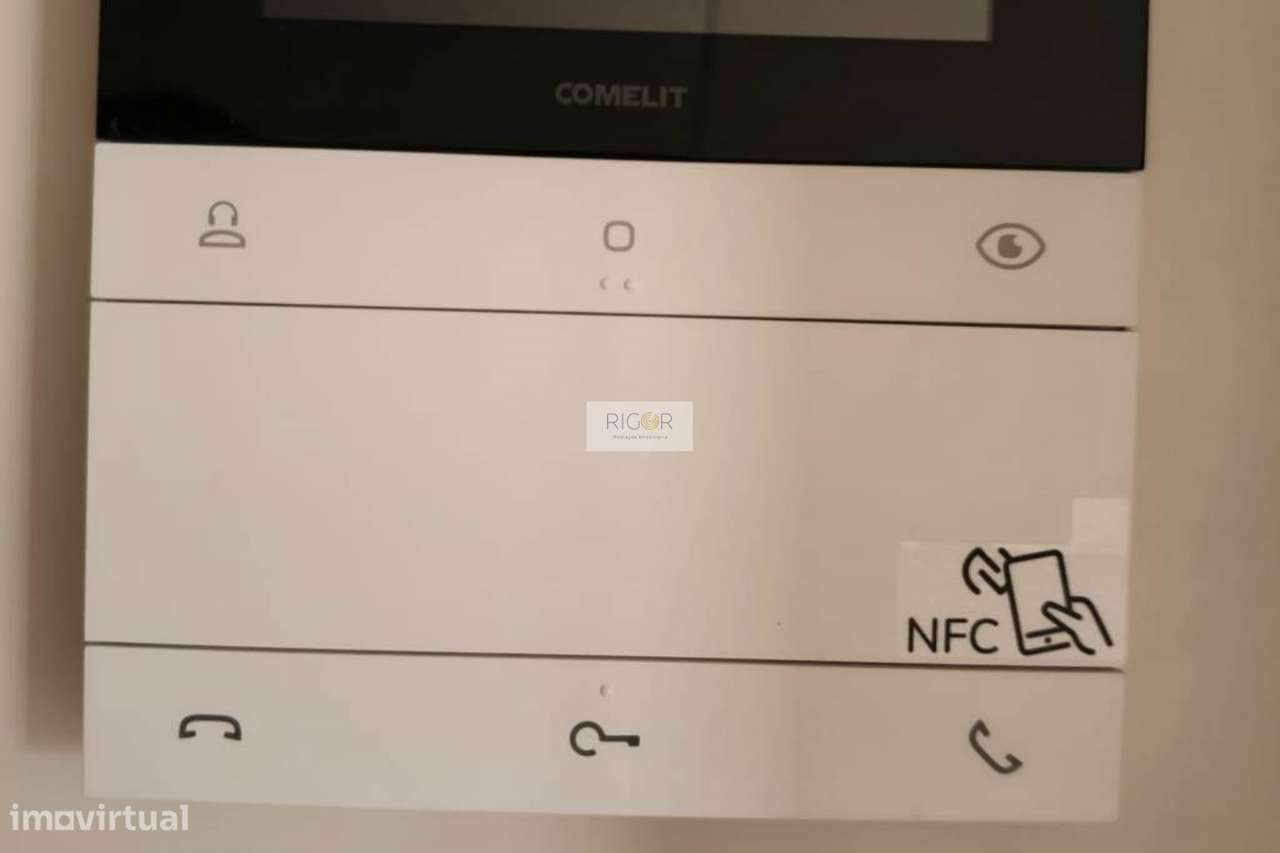 Apartamento T2+1 com varanda na sala a sul em Matosinhos-9