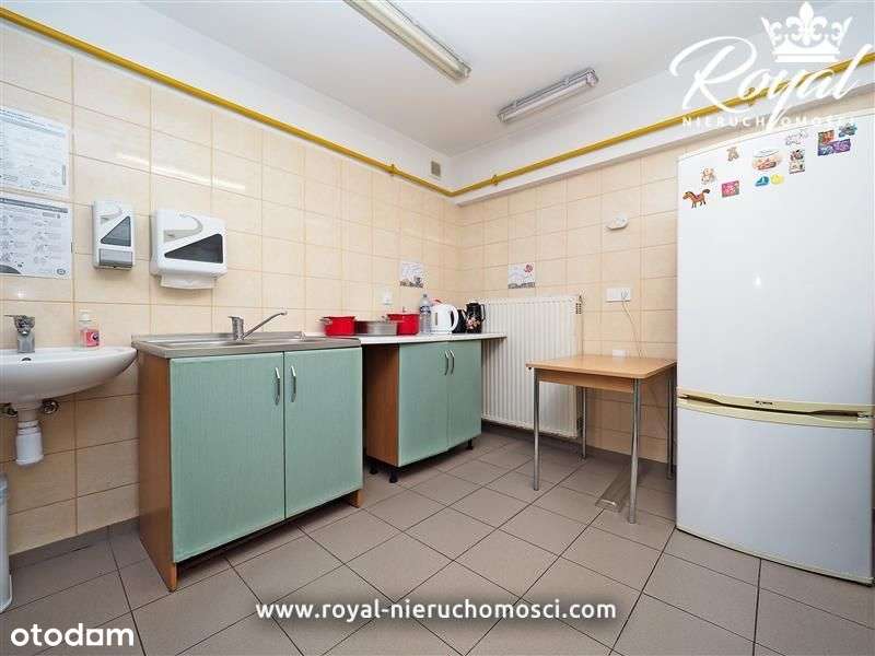 Duży lokal pod usługi, restaurację, żłobek, biuro-16