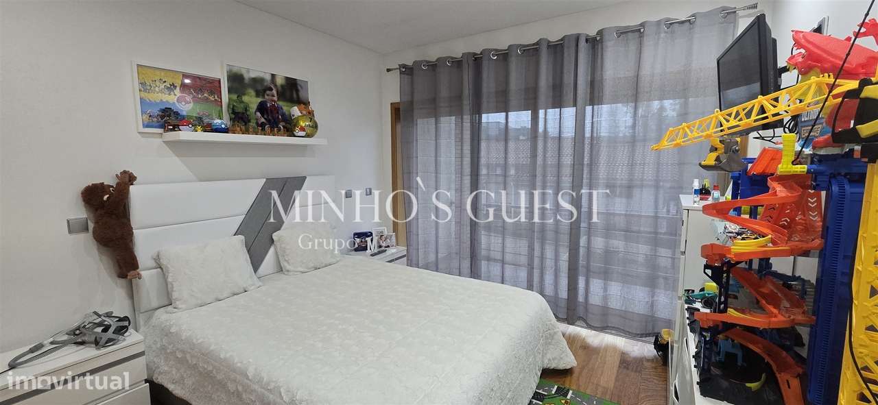 Moradia V3 c/ 1 Suite Closet, Mobilada e Equipada pronta a Habitar c/-24