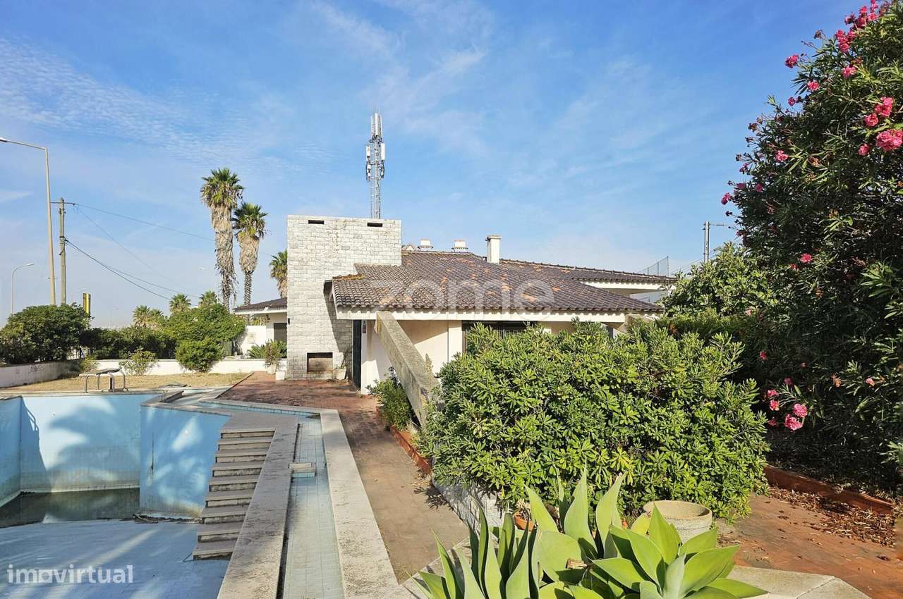 Moradia rara para Reabilitação – Vista Mar | São Pedro Estoril - Grande imagem: 4/43