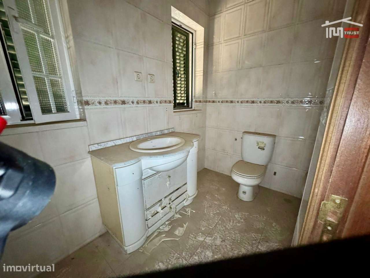 Moradia T5 com 370 m² e terreno de 800 m² no centro de Pinhal Novo-7