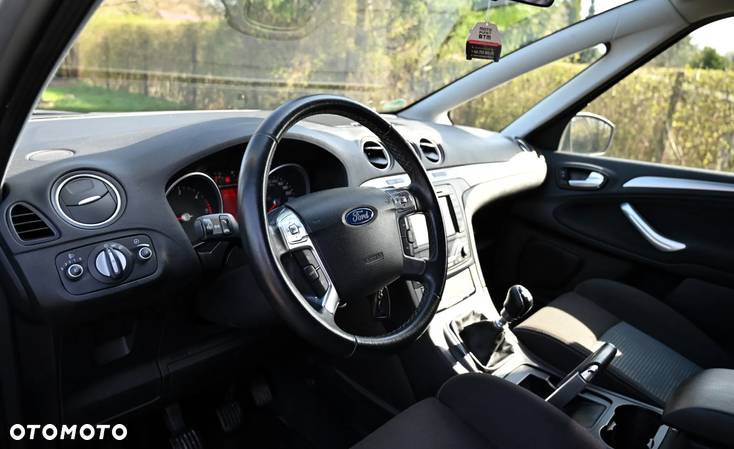 Ford S-Max - 24