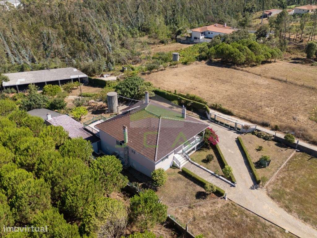 Moradia V3+2 com 4.010m2 de terreno a 5min de Leiria-7