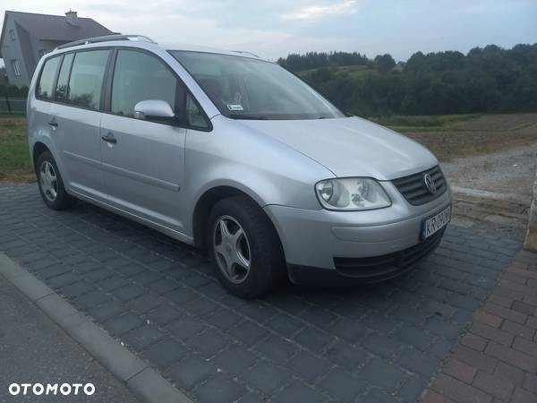 Volkswagen Touran 1.9 TDI Basis DSG - 4