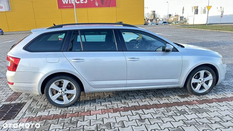 Skoda Octavia 2.0 TDI Elegance DSG - 4